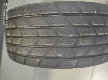 Se venden 2 slicks hankook en 17