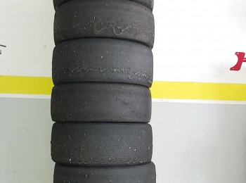Neumaticos slick 17 kumho y hankook poco uso