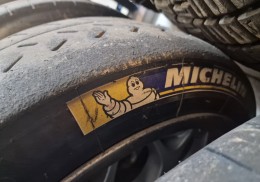 Slicks michelines 17 