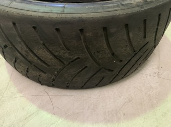 Dos neumáticos bf goodrich g-force 235/40 r18 procedentes de porsche 9