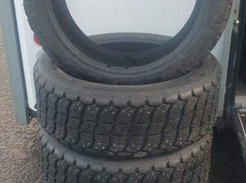 Dmack grippa ice 225/40/18 asfalto con nieve hielo con clavos