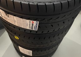 Vendo neumáticos slick en 18” 