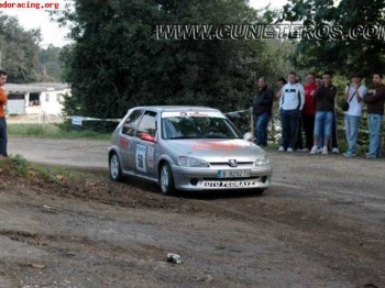 Se vende peugeot 106 rallye. urge mucho