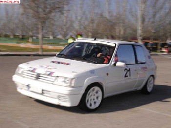 Impresionante 205 grupo a