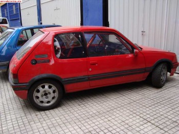 Vendo 205 gti de carreras economico!