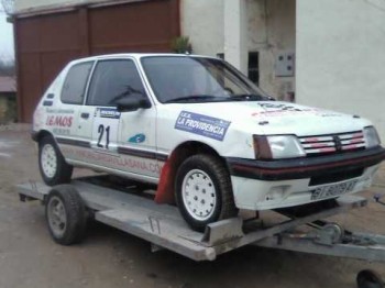Se vende peugeot 205