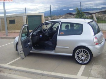 Se vende o se cambia clio sport por coche de rally
