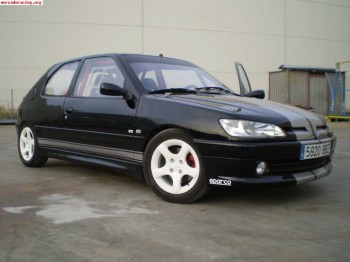 Vendo peugeot 306 gti , 6 velocidades.