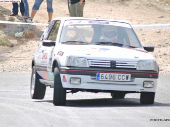 Se vende 205 gti gr n documentado 5000 €