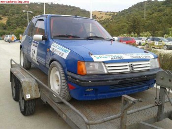Peugeot 205 gti con motor preparado para competir