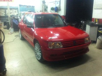 Peugeot 205 gti look maxi