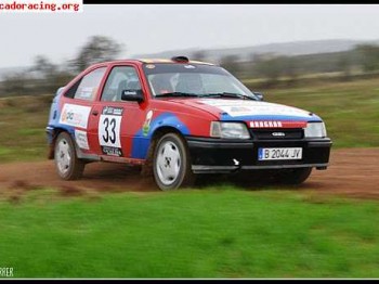 Opel kadett de tierra 2500€