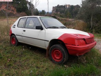 Se vende coche autocros 205 - 1.3 rally