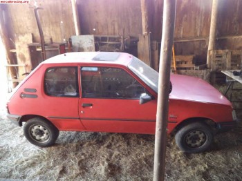 Se vende carroceria de peugeot 205