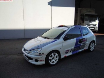 Se vende 206 gr.a muy bueno y nuevo