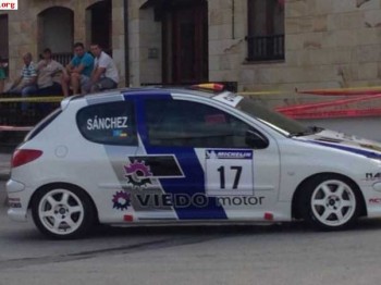 Se vende 206 gra muy bueno y cuidado