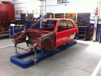 Carrocería 106 sin documentación y diverso material