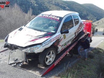 Se vende o se cambia 206rc con golpe