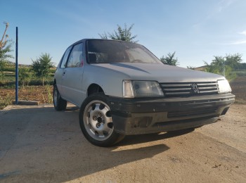 Peugeot 205 gti 1.6