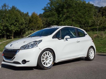 Se vende 208 r2 muy buen estado