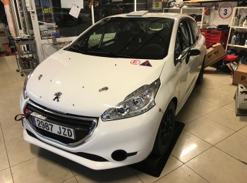 Peugeot 208 r2 - new engine