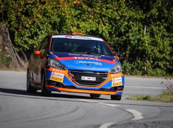 Peugeot 208 r2 (2019) - solo 700km desde nuevo