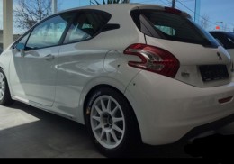 Peugeot 208 r2