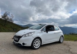 Peugeot 208 r2