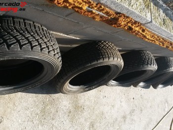 Vendo 5 khumo r800 tierra 185/60r15 200€