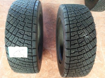 Vendo 2 neumaticos tierra tzsr90 nuevos. y 2 con 10 km. 