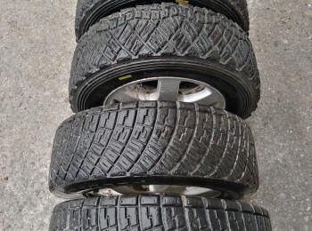 Neumaticos de tierra