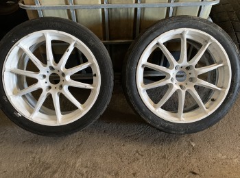 Vendo llantas y goma de agua evo vi