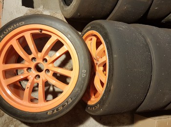 Neumaticos de competición