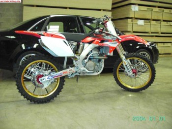 Cambio honda crf-r 2007 con mas de 3000 euros en extras por 