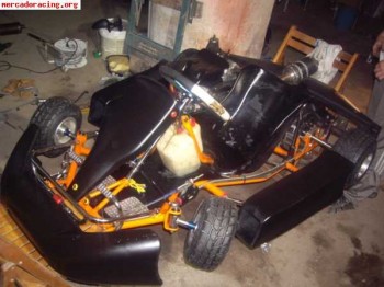 Vendo chasis de kart alevin chasis pcr nuevo sin usar..compl