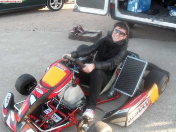 Vendo 3700€ o cambio por moto de carretera kart del 2008 kz2