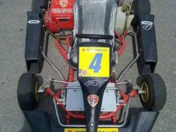 Se vende kart infantil 160cc 4t seminuevo.