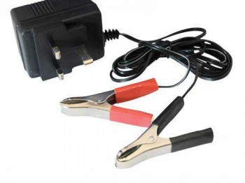 Cargador/mantenedor de baterías 12v de kart