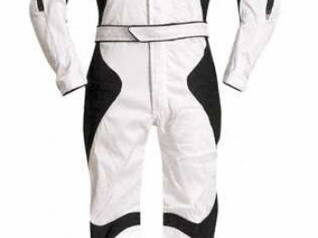 Busco mono de kart de unos 12 o 14 años