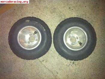 Llantas traseras cadete con neumaticos de lluvia