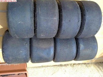 Vendo juegos de neumaticos kart vega azul al 85% disponible