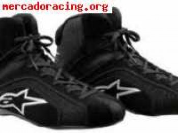 Se venden mono y botas karting alpinestars