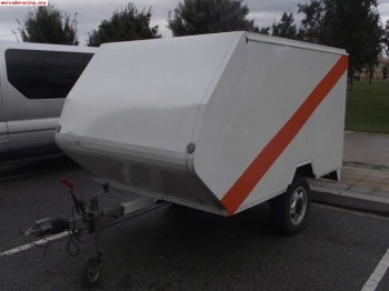 Remolque cerrado karts,motos,quads.