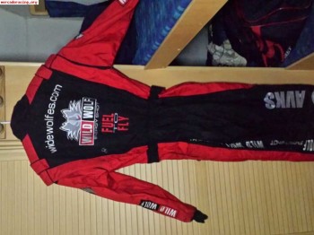 Mono de karting nuevo