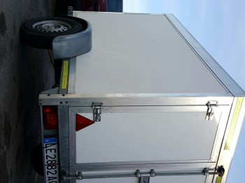 Remolque cerrado con compresor