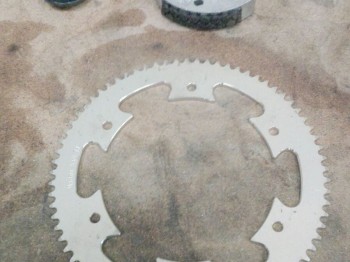 Se venden zapatas embrague rotax max (nuevas), piñones 12 se