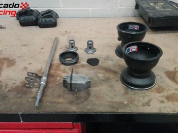 Se venden llantas douglas delanteras, bridas motor, polea bo