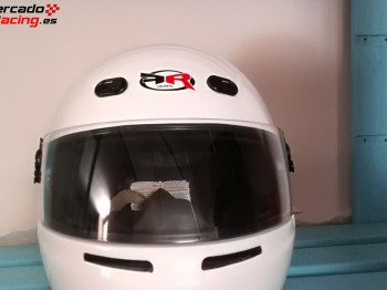 Se vende equipacion karting niño