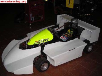 Borja ruiz vende super kart campeon de españa 2004