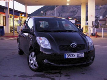 Se vende o se cambia toyota yaris 1.3vvt-i